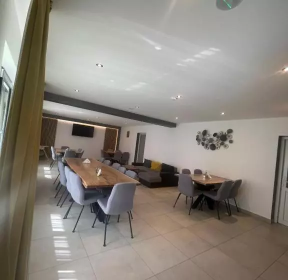 ペンション Vila Emage