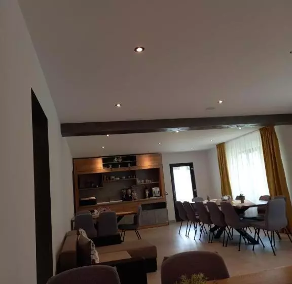 ペンション Vila Emage