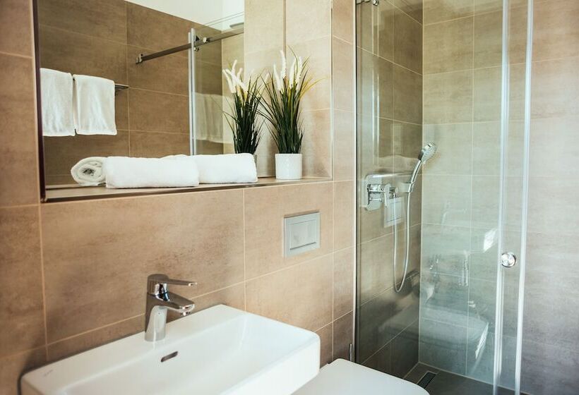 The Rix Studios & Suites