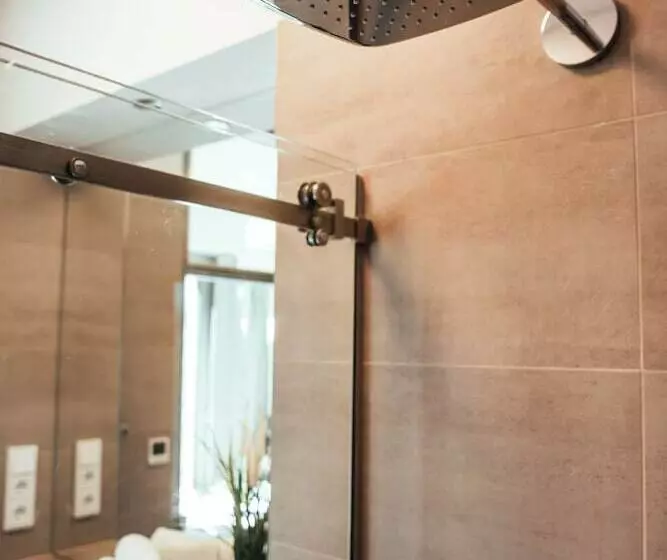 The Rix Studios & Suites