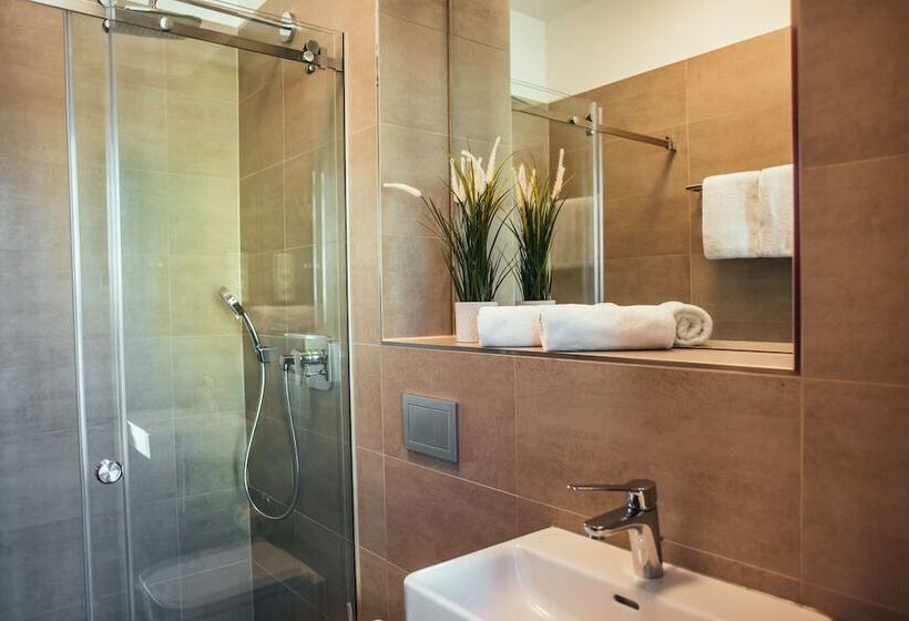 The Rix Studios & Suites