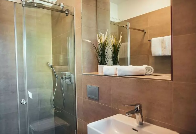 The Rix Studios & Suites