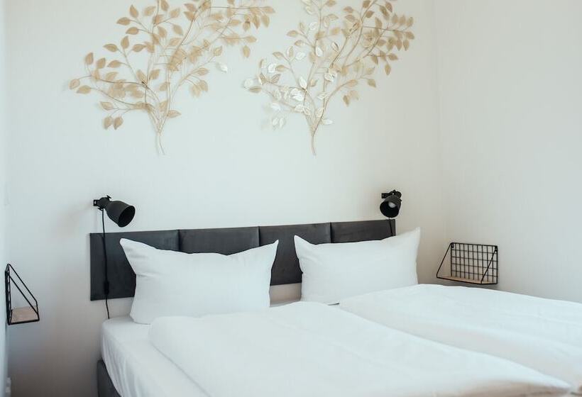 The Rix Studios & Suites