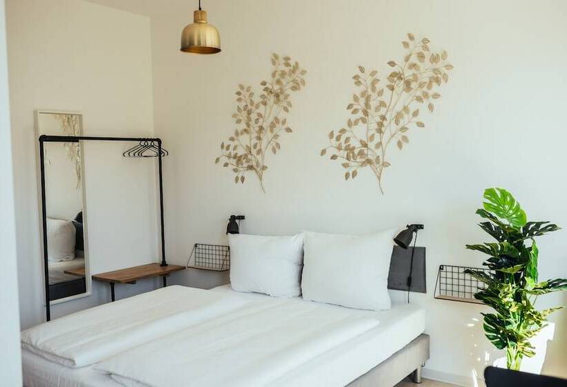 The Rix Studios & Suites