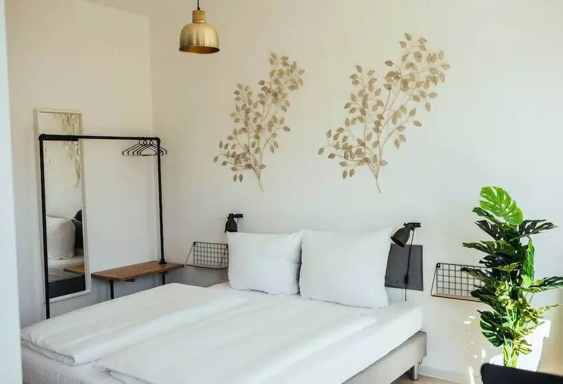 The Rix Studios & Suites