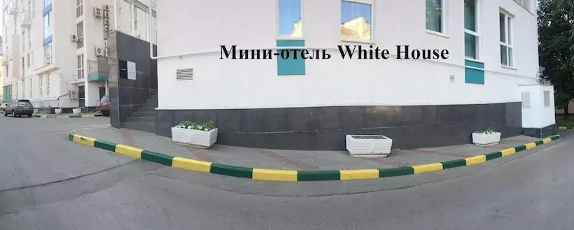 ホテル White House