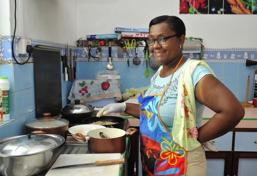 پانسیون Chez Ronald Guest House