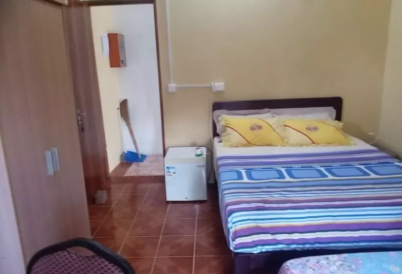 پانسیون Chez Ronald Guest House
