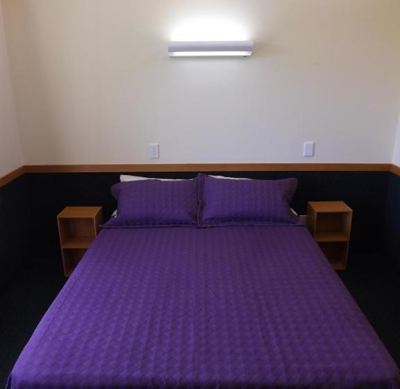 فندق صغير Hikurangi Stay Place