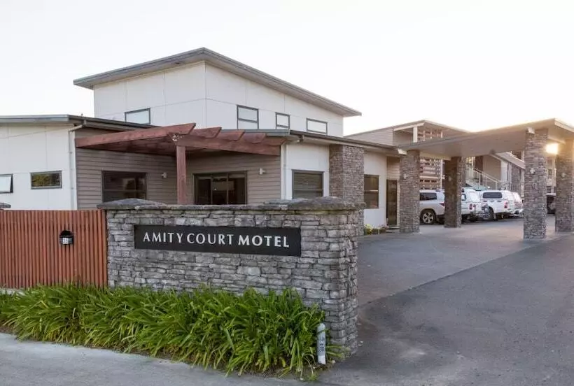Amity Court Motel