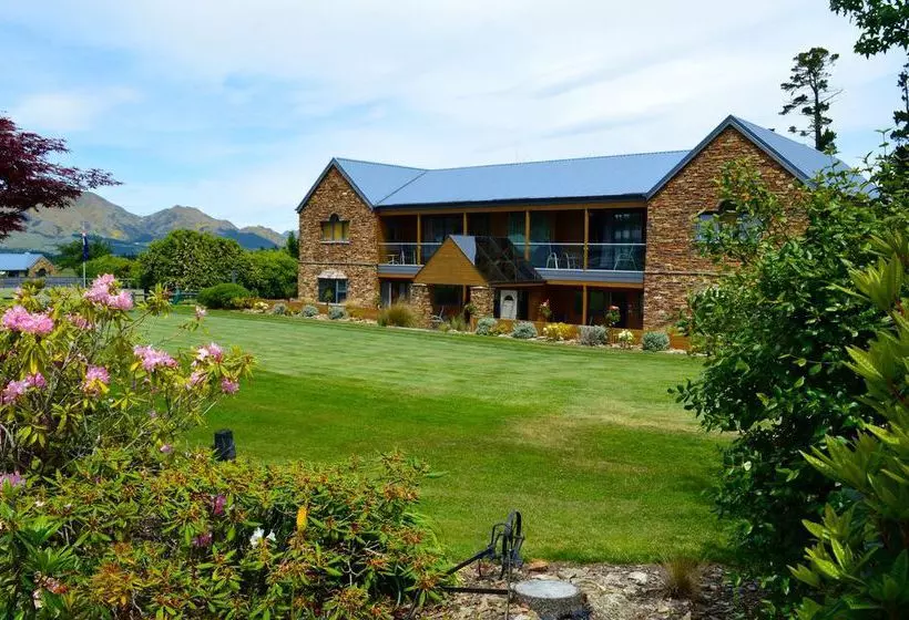 Amuri House Boutique Motel