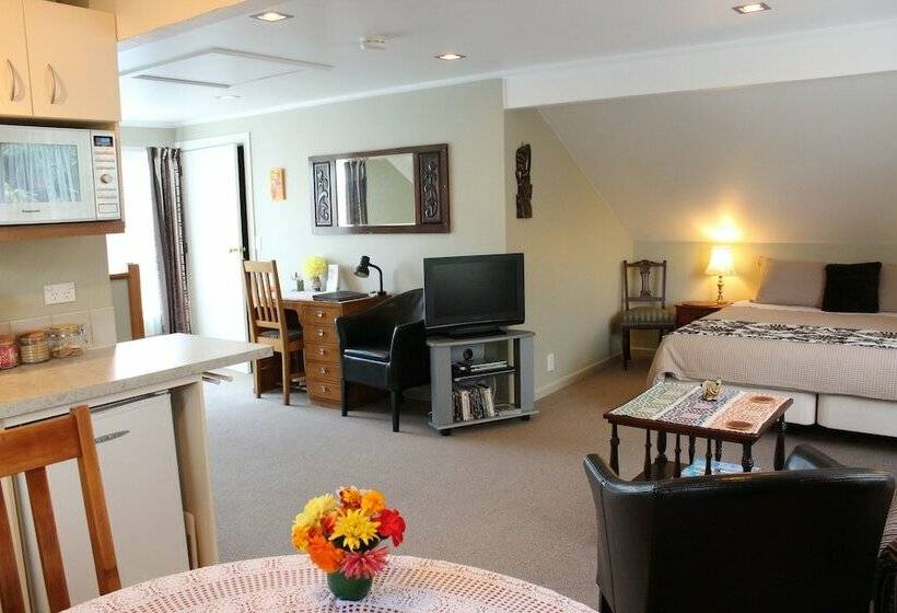 Annick House Bed And Breakfast