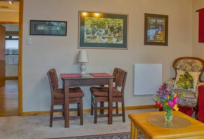 Annick House Bed And Breakfast