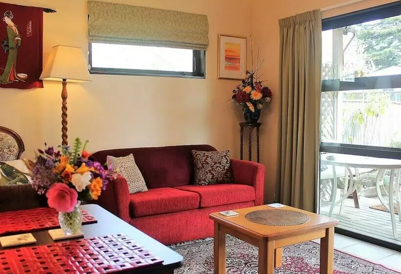 Annick House Bed And Breakfast