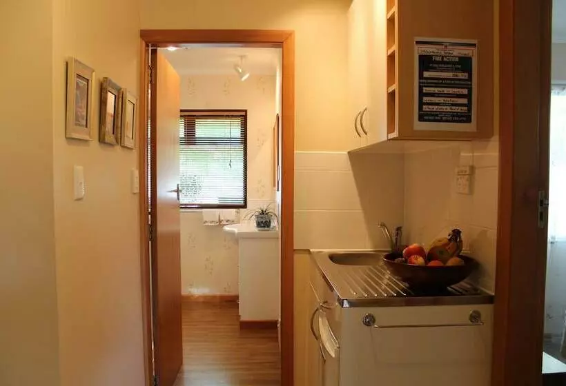 Annick House Bed And Breakfast