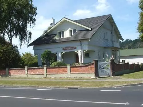 ベッドアンドブレックファースト Surf City Lodge