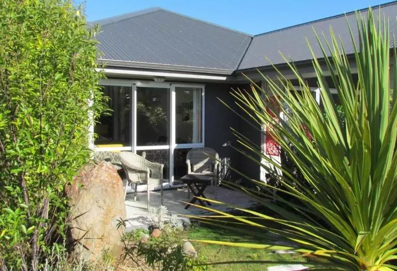 ベッドアンドブレックファースト Tongariro Suites