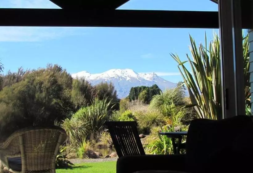 ベッドアンドブレックファースト Tongariro Suites