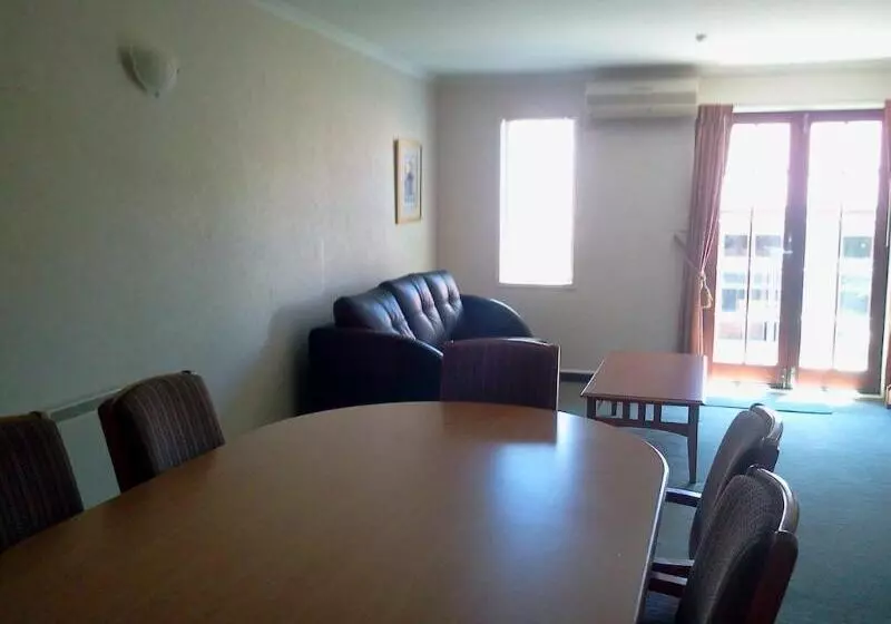 City Suites