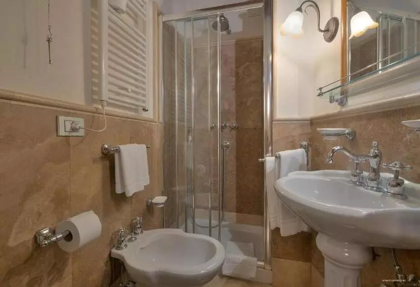 هتل First Of Florence