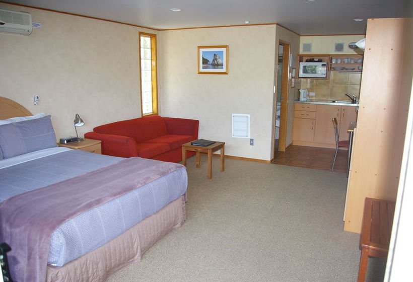 בית מלון כפרי Hahei Beach Resort