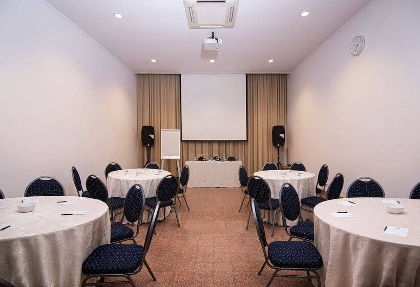 בית מלון כפרי Menumbing Heritage