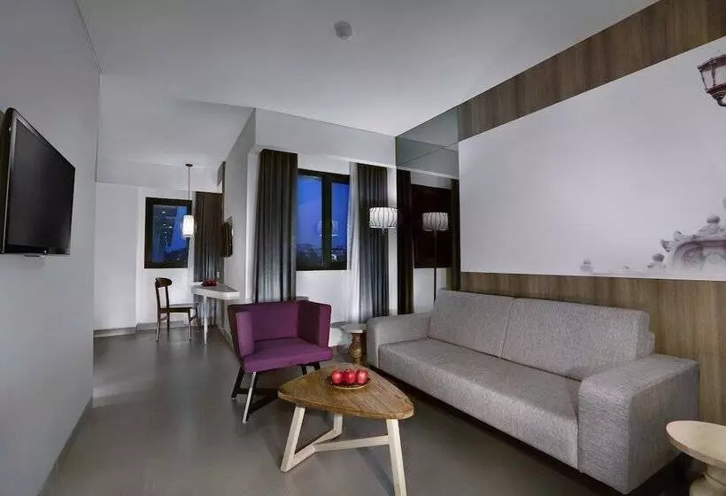 בית מלון כפרי Neo Malioboro By Aston