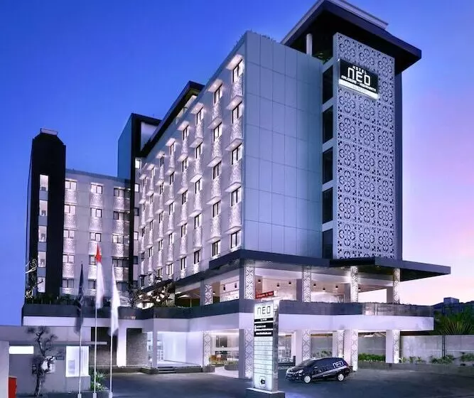 בית מלון כפרי Neo Malioboro By Aston