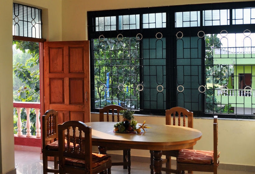 Hotel Oasis Beach Resort