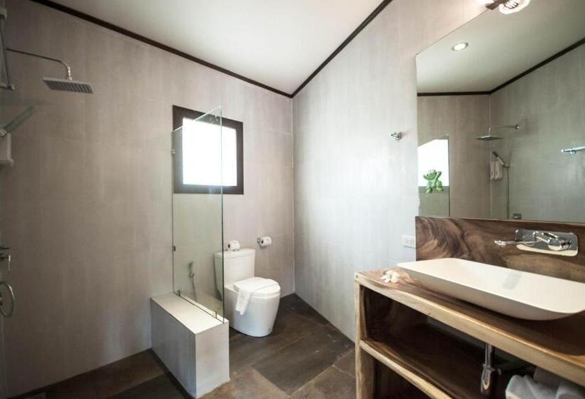 Idyllic Samui Beach Villa Resort