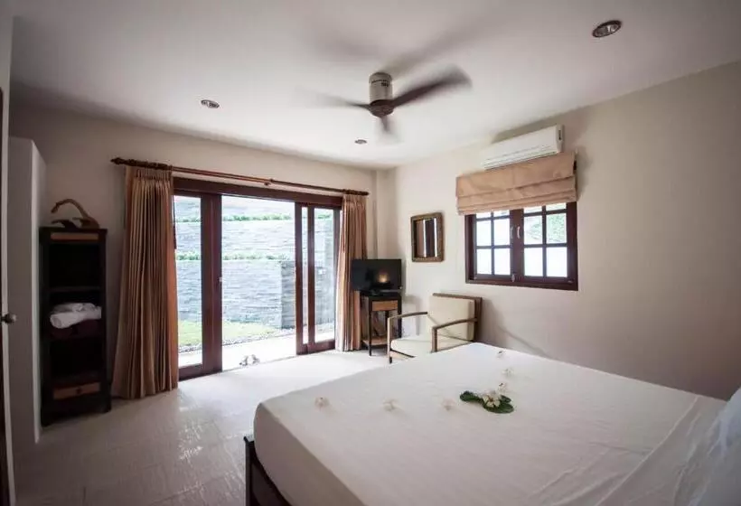 Idyllic Samui Beach Villa Resort