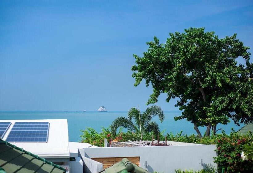 Idyllic Samui Beach Villa Resort