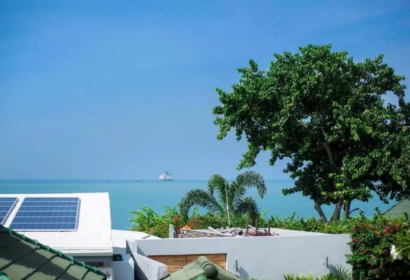 Idyllic Samui Beach Villa Resort