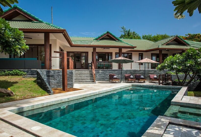 Idyllic Samui Beach Villa Resort