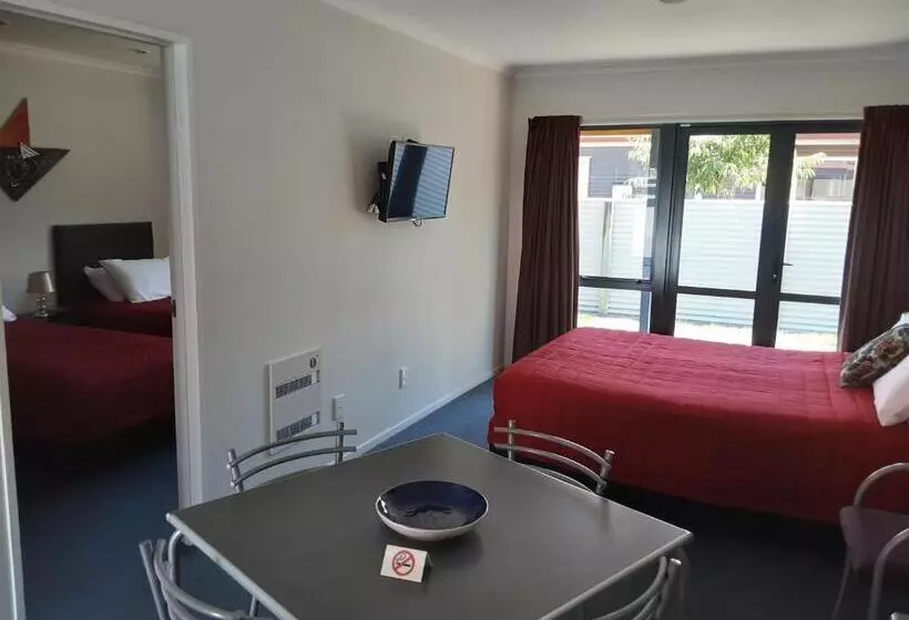 모텔 Asure Oak Estate Motor Lodge