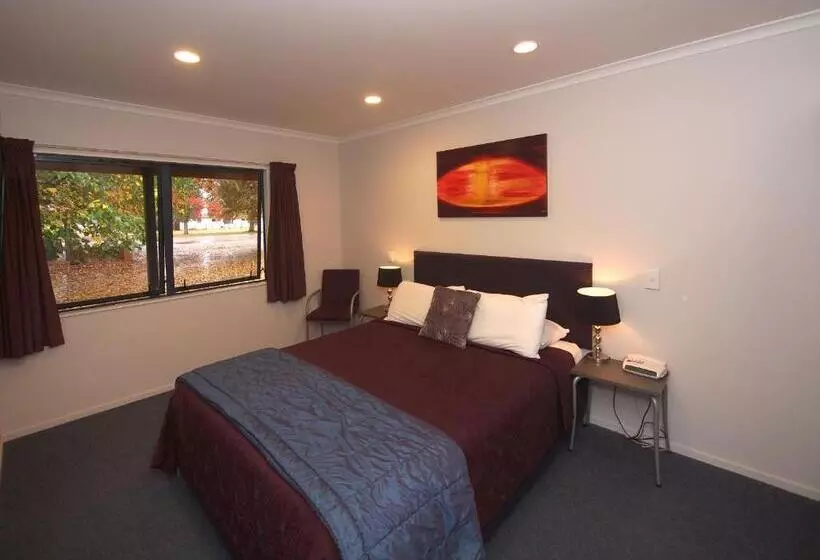 모텔 Asure Oak Estate Motor Lodge