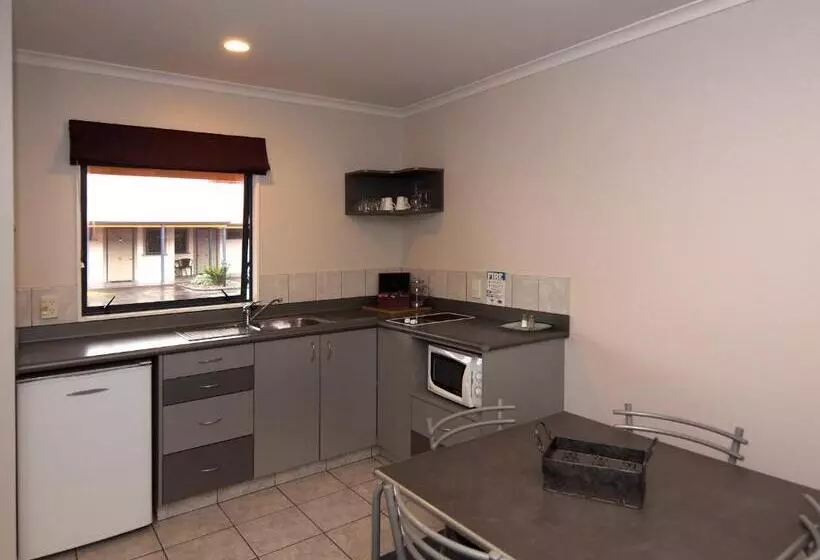 모텔 Asure Oak Estate Motor Lodge