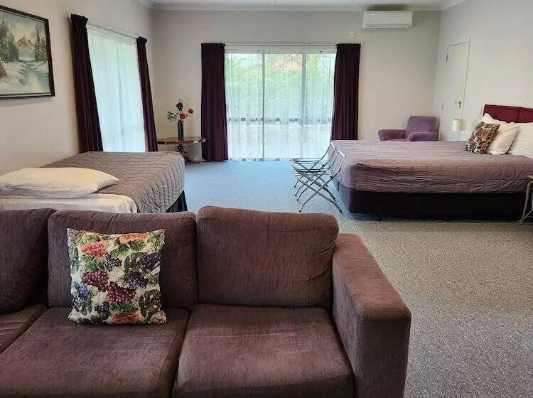 모텔 Asure Oak Estate Motor Lodge