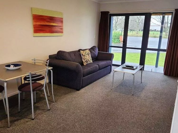 모텔 Asure Oak Estate Motor Lodge