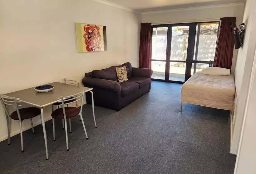 모텔 Asure Oak Estate Motor Lodge