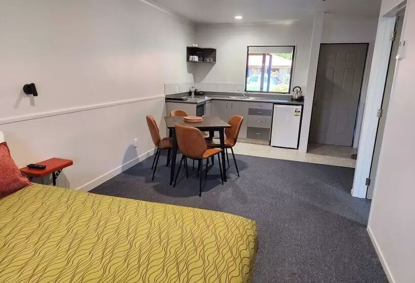 모텔 Asure Oak Estate Motor Lodge