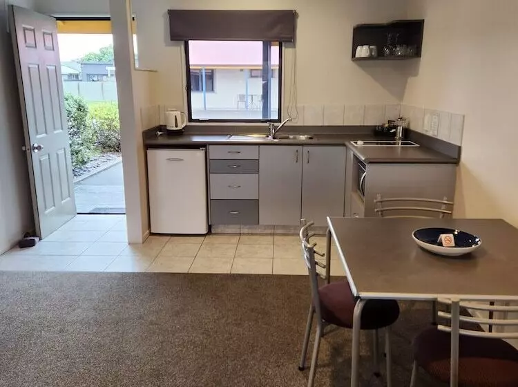 모텔 Asure Oak Estate Motor Lodge