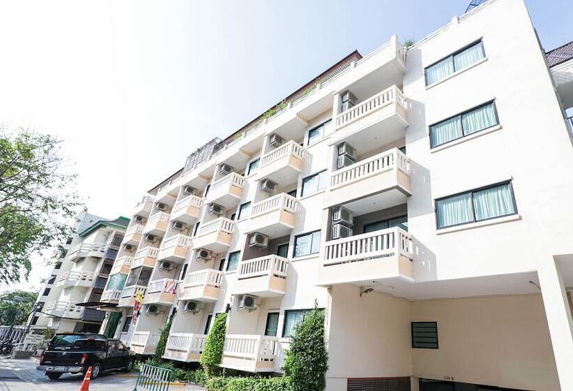 Natural Beach Hotel Pattaya