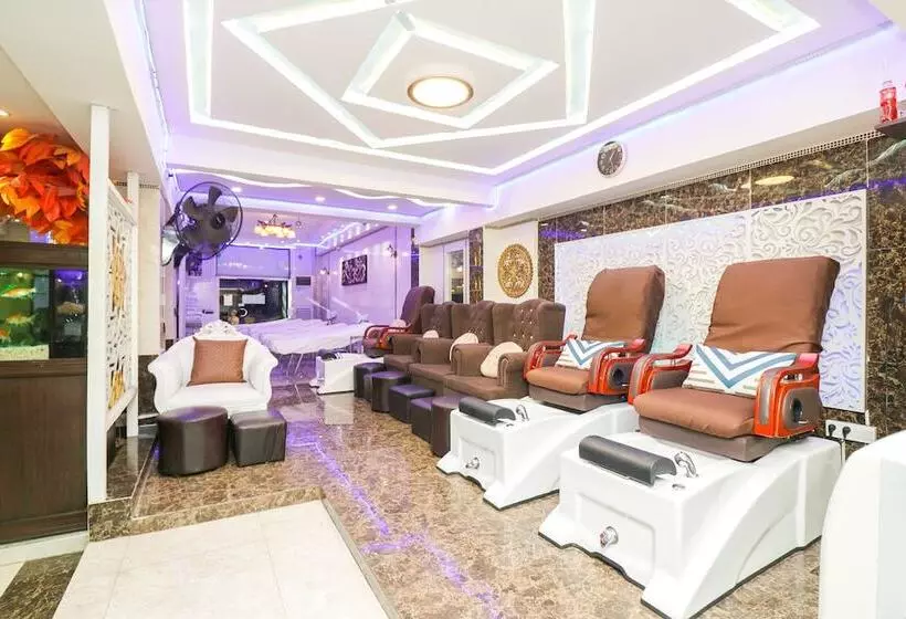 Natural Beach Hotel Pattaya