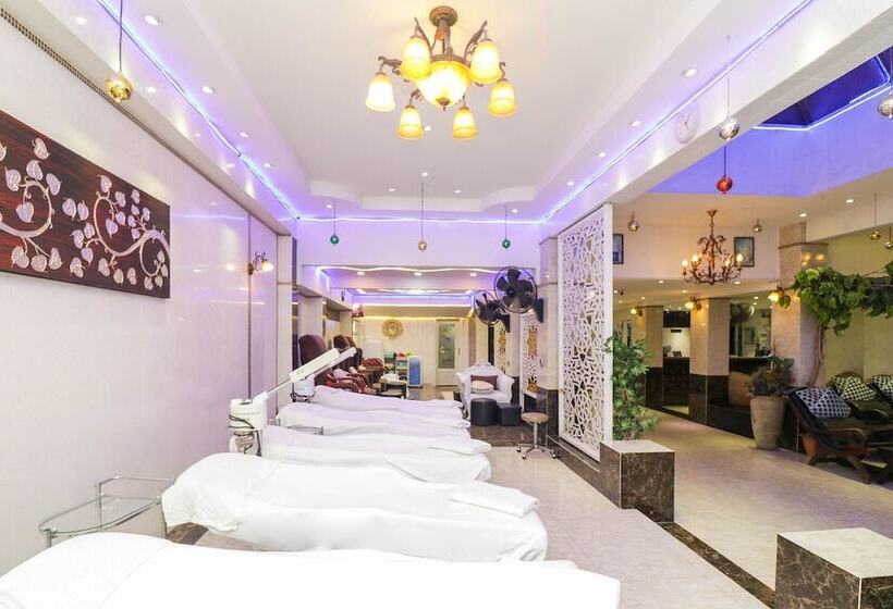 Natural Beach Hotel Pattaya