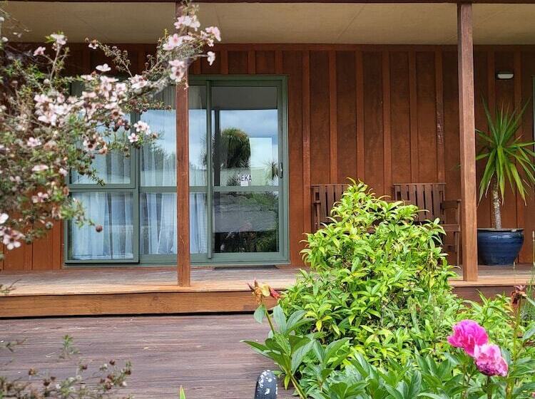 Off The Beaten Trail Accommodation & Bike Tours