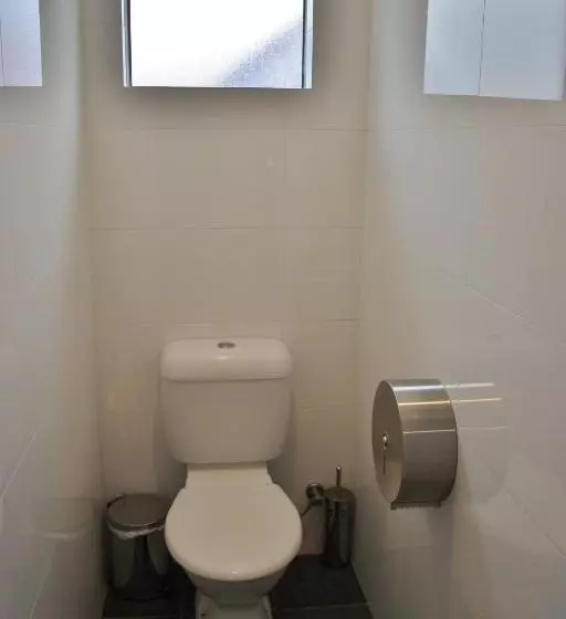 Quokka Backpackers Hostel Perth Note Valid Passport Required To Check In