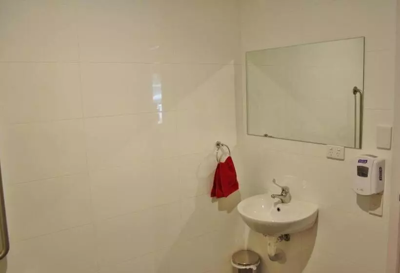 Quokka Backpackers Hostel Perth Note Valid Passport Required To Check In