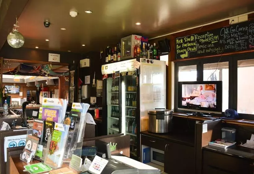 Taupo Urban Retreat   Hostel