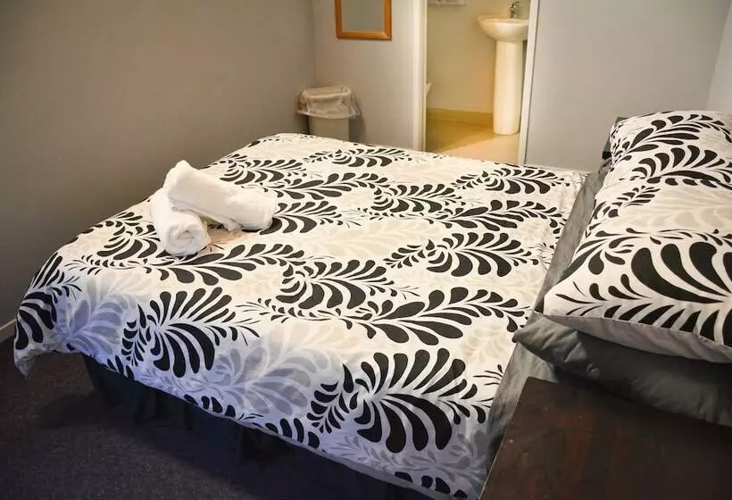 Taupo Urban Retreat   Hostel